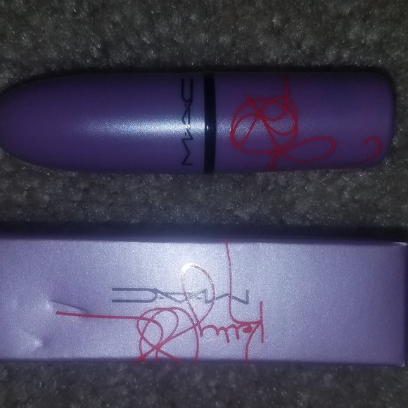 Mac Other - NIB LIPSTICK!!